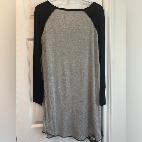 Lord and Taylor | raglan long night shirt - Picture 2 of 7